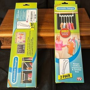 Wonder hanger, in white.